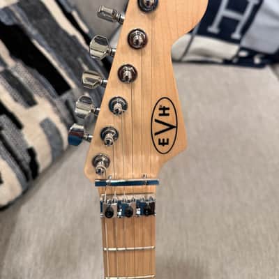 EVH Striped Series "Circles/See Ya" 2024 - Present - Satin Black/White image 4