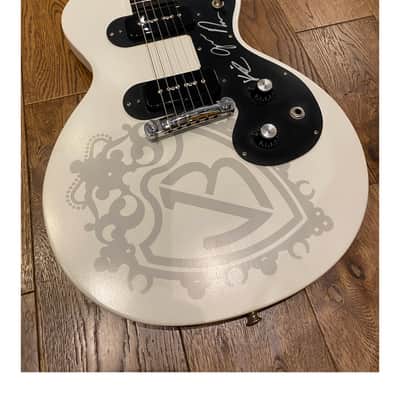 GIBSON Jonas Brothers Signature Melody Maker (signed) 2010 image 2