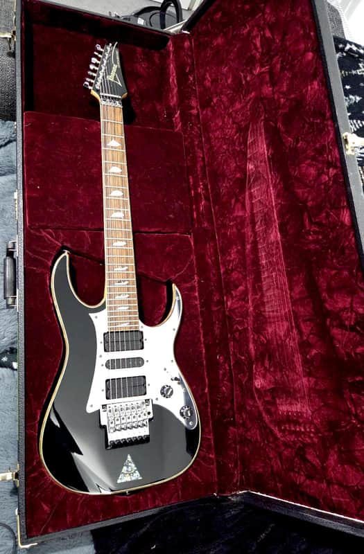 1998 Ibanez UV-777 Black | Steve Vai Universe | MIJ | Original