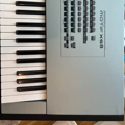 Yamaha Motif XS 8 Production Synthesizer 2000s - Gray image 7