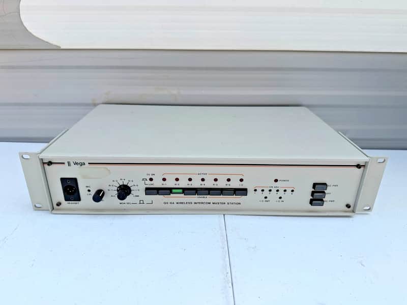 GENUNIE VEGA QX6A Wireless Intercom Master Station & 2 Receivers image 1