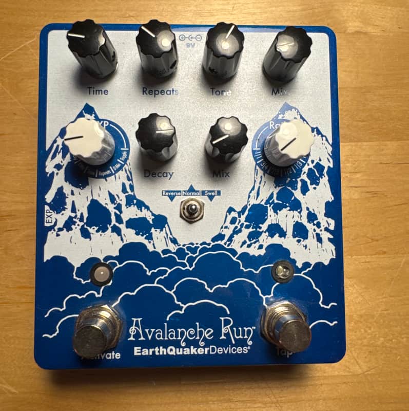 EarthQuaker Devices Avalanche Run Stereo Reverb & Delay with Tap Tempo V2