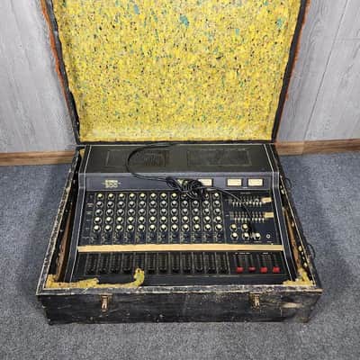 Yamaha EM 150 II Vintage Powered Mixer - Spring Reverb & Graphic