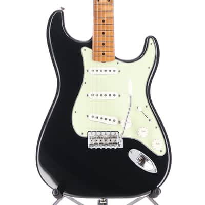 Fender Vintera® II Road Worn® '60s Stratocaster®, Maple Fingerboard, Black (V4) (89028)
