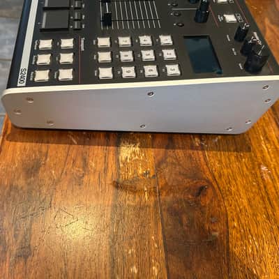 Isla Instruments S2400 Desktop Sampler 2019 - Present - Black image 6