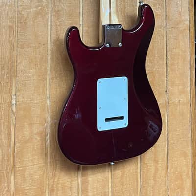 Fender Standard Stratocaster with Maple Fretboard 1998 - 2005 - Midnight Wine image 8