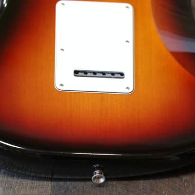 MINTY! 2016 Fender Limited Edition American Standard Stratocaster 3-Color Sunburst w/ Solid Rosewood Neck + OHSC image 11