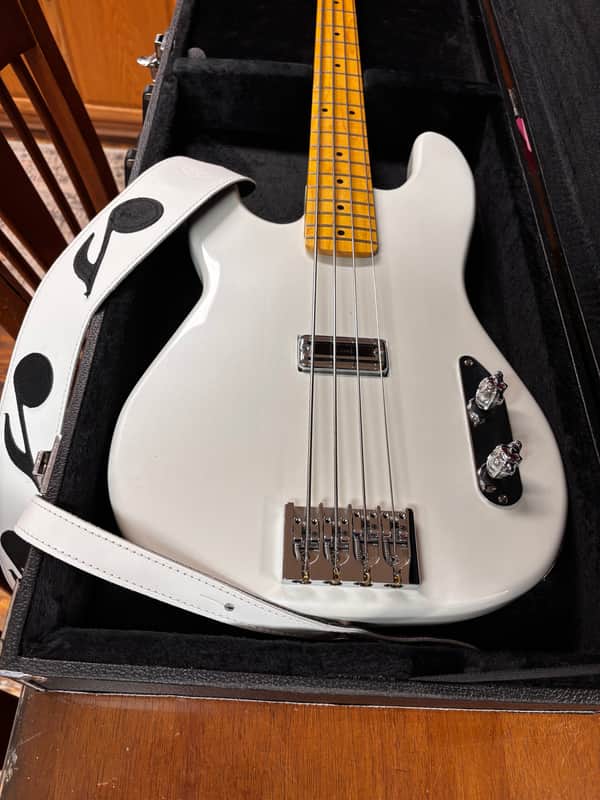 Custom Built Dman "Dusty Hill type" bass 2015 - Perfect image 1