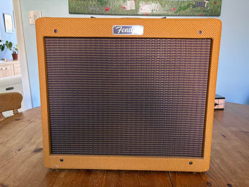 Fender Blues Junior Lacquered Tweed 15-Watt 1x12" Guitar Combo