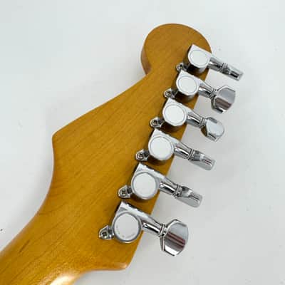1991 Fender Squier Hank Marvin Japan Stratocaster – Fiesta Red image 8