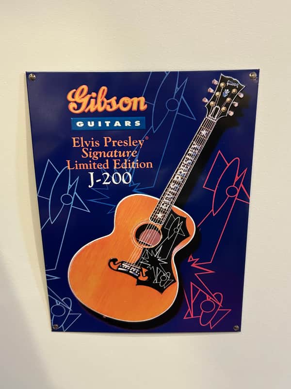 Gibson J-200