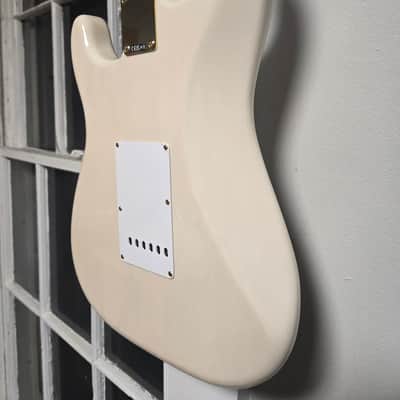 Fender Limited Vintera III late 50's Stratocaster image 6