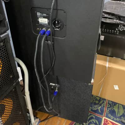 Ampeg SVT-7 PRO 1000-Watt Bass Amp Head with 2 15" speaker cabinets image 2