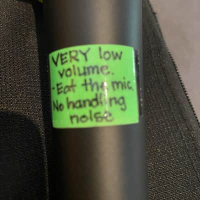 SE V7 Microphone with Yeller Ball and bag image 1