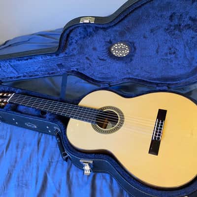 2022 Yulong Guo Hauser model / Spruce Top + HumiCase image 1
