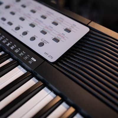 Yamaha YPT-270 61-key Portable Keyboard B-STOCK image 7