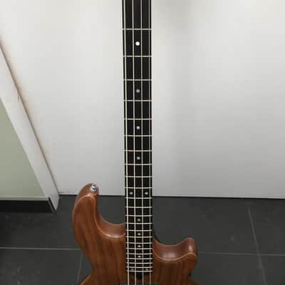 Wal MKII 1996 Walnut facing image 3