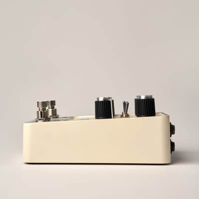 Universal Audio ASTRA Modulation Pedal image 2