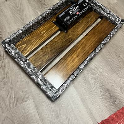 Doomboard Pedalboard - Python Snakeskin Tolex - with 1 Spot Pro power supply image 9