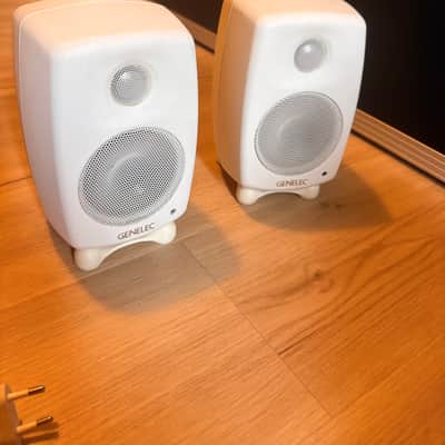 Genelec 6010a WHITE PAIR image 2