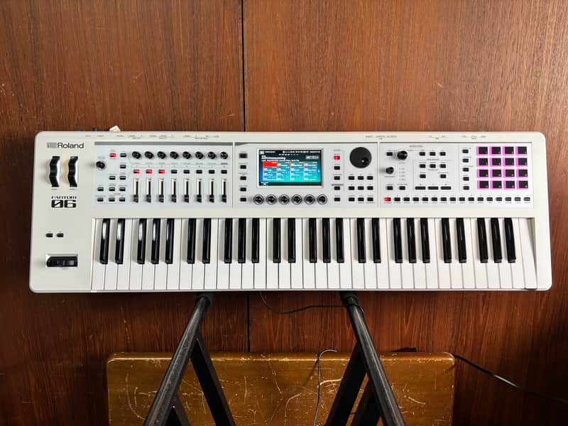 Roland FANTOM-06 Synthesizer Keyboard Limited Edition White w/ gig bag image 1