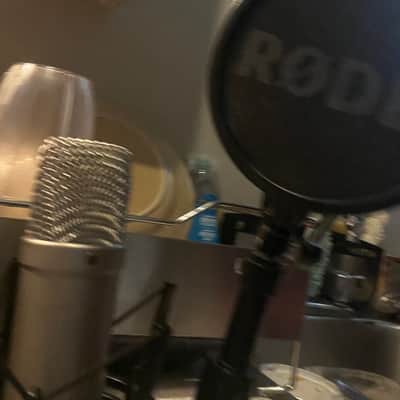 RODE NT1-A Large Diaphragm Cardioid Condenser Microphone 2002 - Present - Silver image 4