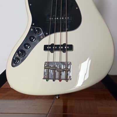 Sire Marcus Miller V7 Vintage Alder 4-String Bass Antique White - Left Handed, Lefty! image 6