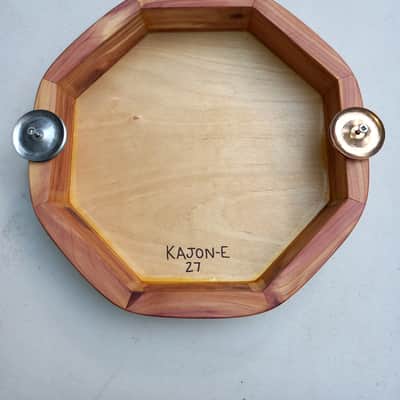 PaulE Drums 'Kajon-E' Handheld Cajon Cedar with Baltic Birch ply top with tote bag image 2