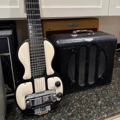 1942 Rickenbacher 200A Tube Amp & Late 40s Model B Bakelite Lap Steel Combo | HISTORIC PACKAGE image 6