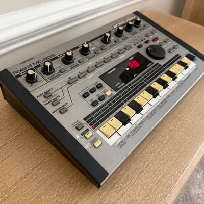 Roland MC-303 Groovebox 1990 - 1998 - Silver image 2