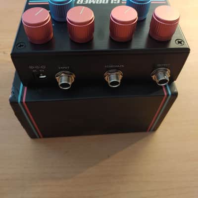Pigtronix Gloamer Polyphonic Amplitude Synthesizer Pedal image 2