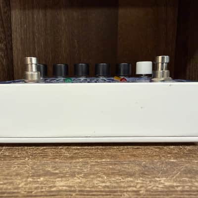 Electro-Harmonix Cathedral Stereo Reverb 2009 - 2020 - Blue / Purple image 3