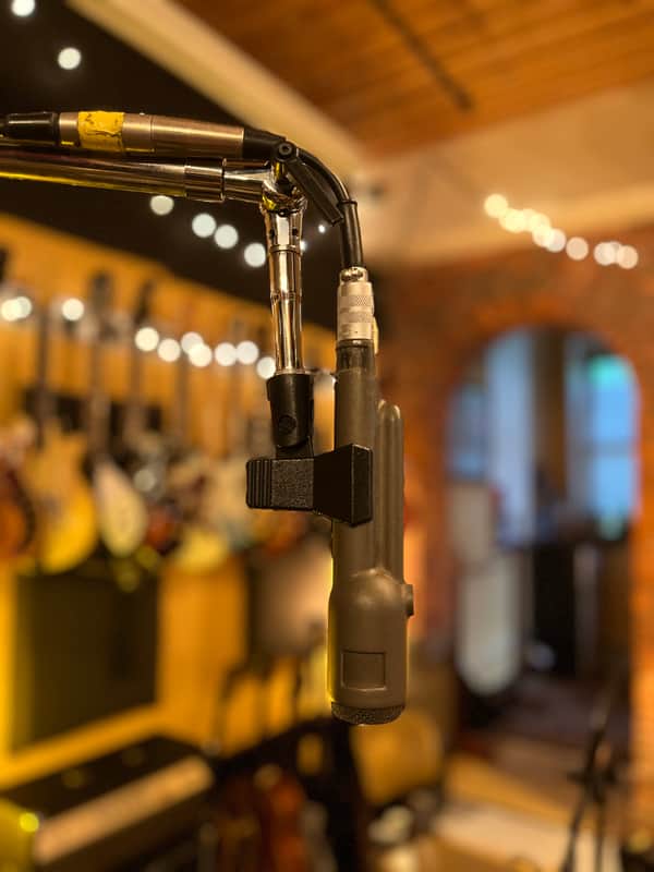 Electro-Voice 666 Supercardioid Dynamic Microphone