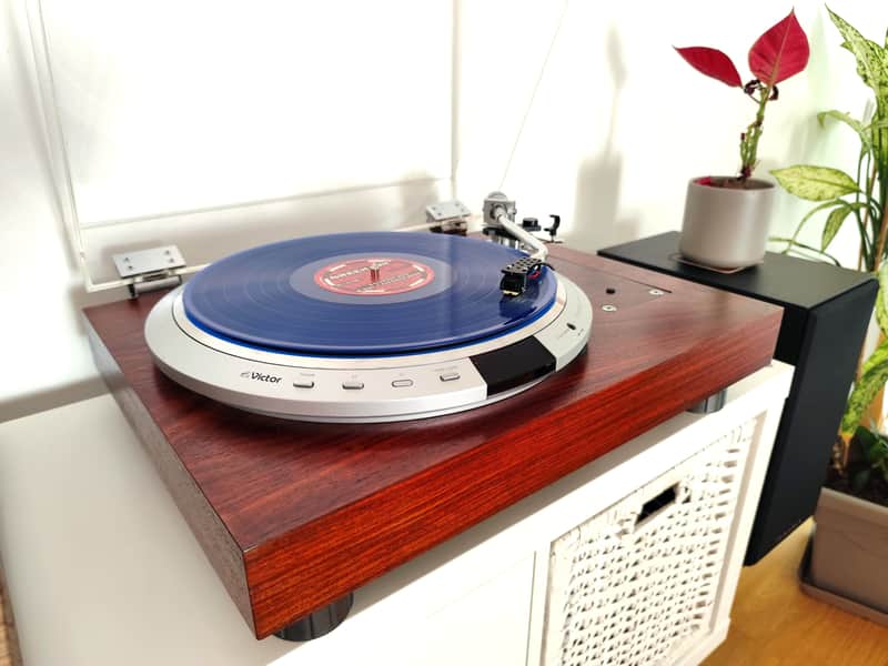 Victor TT 81 + CL-P1 – Turntable image 1