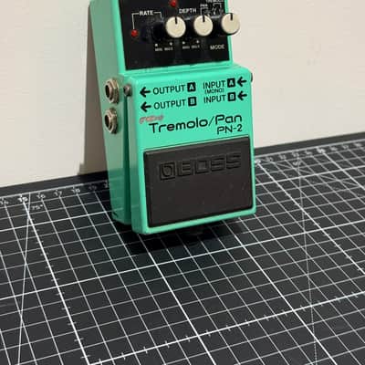 Boss PN-2 Tremolo/Pan Japan (Black Label) 1990s - Green image 3