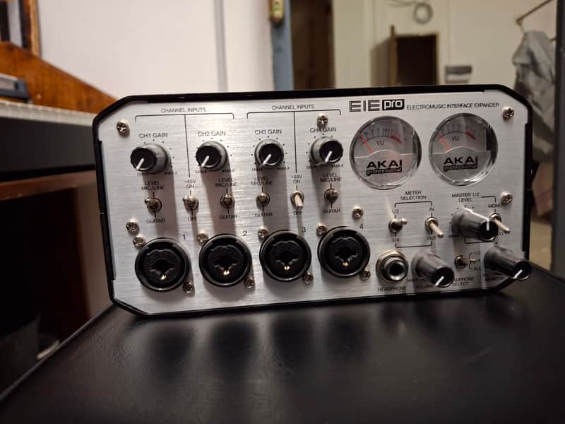Akai EIE Pro USB 2.0 Audio Interface 2012 image 1