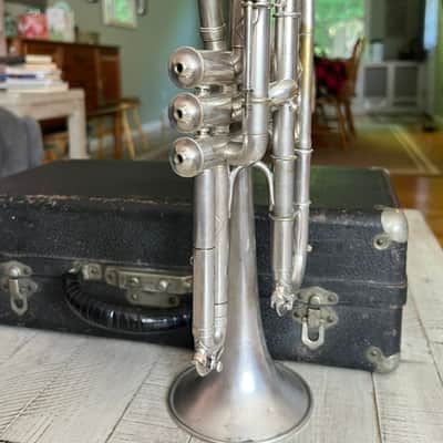 1912 C.G. Conn “Wonder” Cornet – Silver Plate – Engraved Bell – Plays Well – Elkhart, Ind. image 5