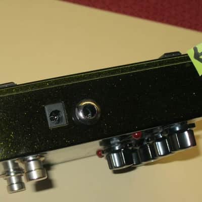 very lightly used (mostly very clean, a few imperfections) Tech 21 Boost Overdrive (metallic dark green casing) + battery & strings (NO tin, NO paperwork, NO sticker) image 6