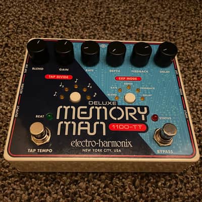 Electro-Harmonix Deluxe Memory Man 1100-TT Analog Delay Pedal w