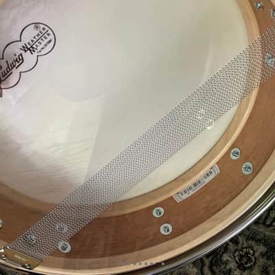 Ludwig Legacy Mahogany 8-Lug 4 x 14” Snare Drum Silver Sparkle image 8
