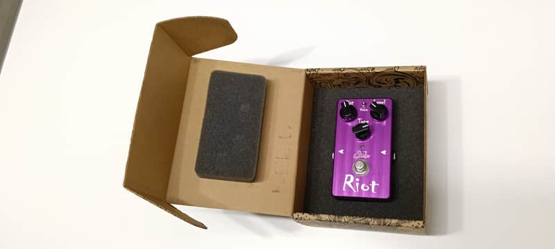 Suhr Riot