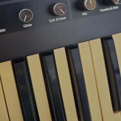 Dave Smith Instruments Mopho SE 42-Key Monophonic Synthesizer 2014 - 2016 - Black with Wood Sides image 4