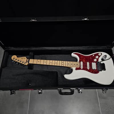 Fender Player Stratocaster Floyd Rose HSS with Maple Fretboard - Polar White image 2