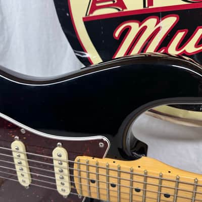 Fender American Professional Stratocaster HSS (modified to SSS) Shawbucker Guitar with Case 2016 - Black / Maple neck image 3