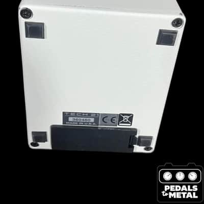 Tech 21 T21-BBF Analog Bass Boost Fuzz 2010s - White - X17527 image 6