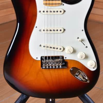 Fender Stratocaster American Professional II V 3 Tone Sunburst image 10