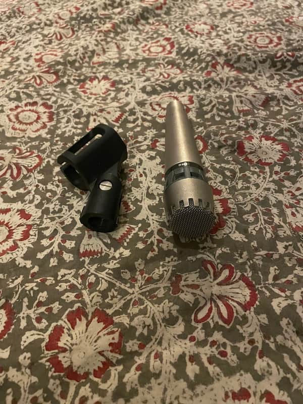 Rare Vintage: AKG D1200E Dynamic Unidirectional Microphone 200 ohms with Mic Clip 1970 - Silver image 1