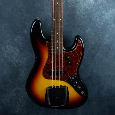 Fender Custom Shop 64 Jazz Bass Journeyman Relic 3 Tone Sunburst Matching Peg Head 2016 ~ Secondhand image 3