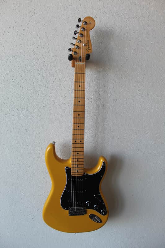 Used 2025 Fender Player II Modified Stratocaster Electric Guitar - Sunshine Yellow