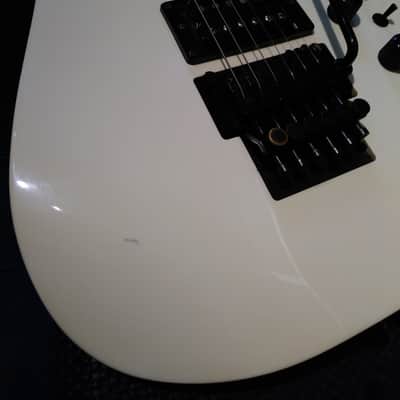 Kramer Sustainer White image 2